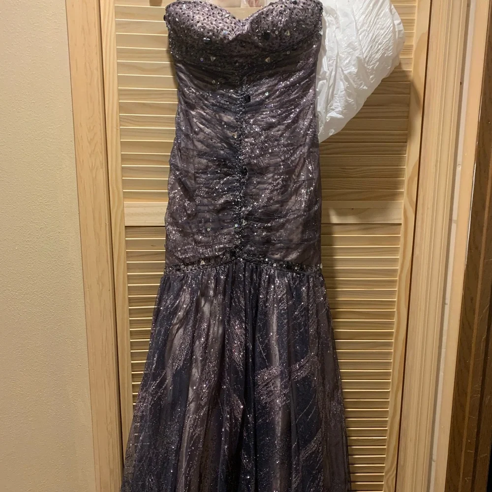 Prom dress - Picture 2 of 4